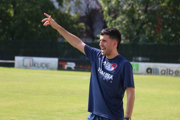 Loren Barbadok Anaitasunan jarraituko du beste urte batez