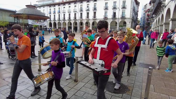 Banda Gazteen Alardearen lehenengo edizioa egin dute