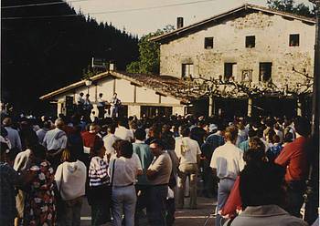 Erromeria bizi-bizirik, Aristerrazun