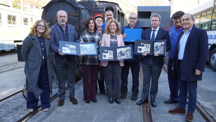 Euskotrenen lurrun trenari eta suginei eskainitako Correosen zigiluak aurkeztu dituzte Azpeitian