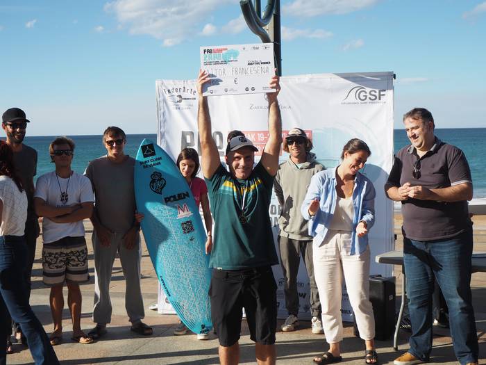 Janire Gonzalez-Etxabarrik eta Peru Zuñigak irabazi dute Pro Zarautz surf txapelketa