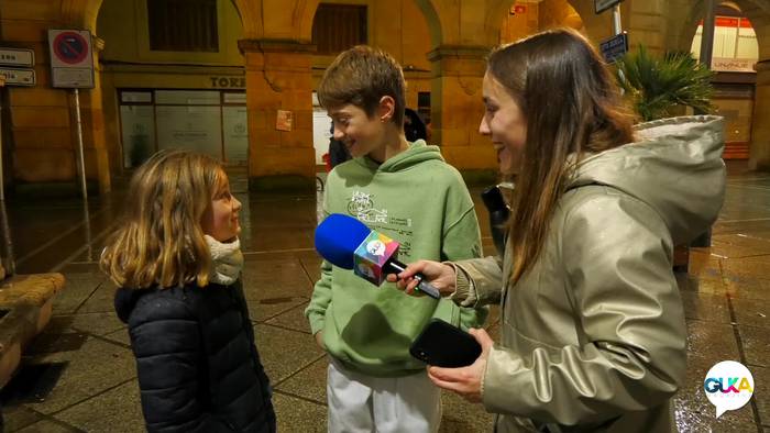 Zer esan nahi dute "burrundaie", "estreinekoz" eta "andarie" hitzek?