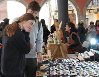 Artisau azokak girotu du eguerdia Zestoan