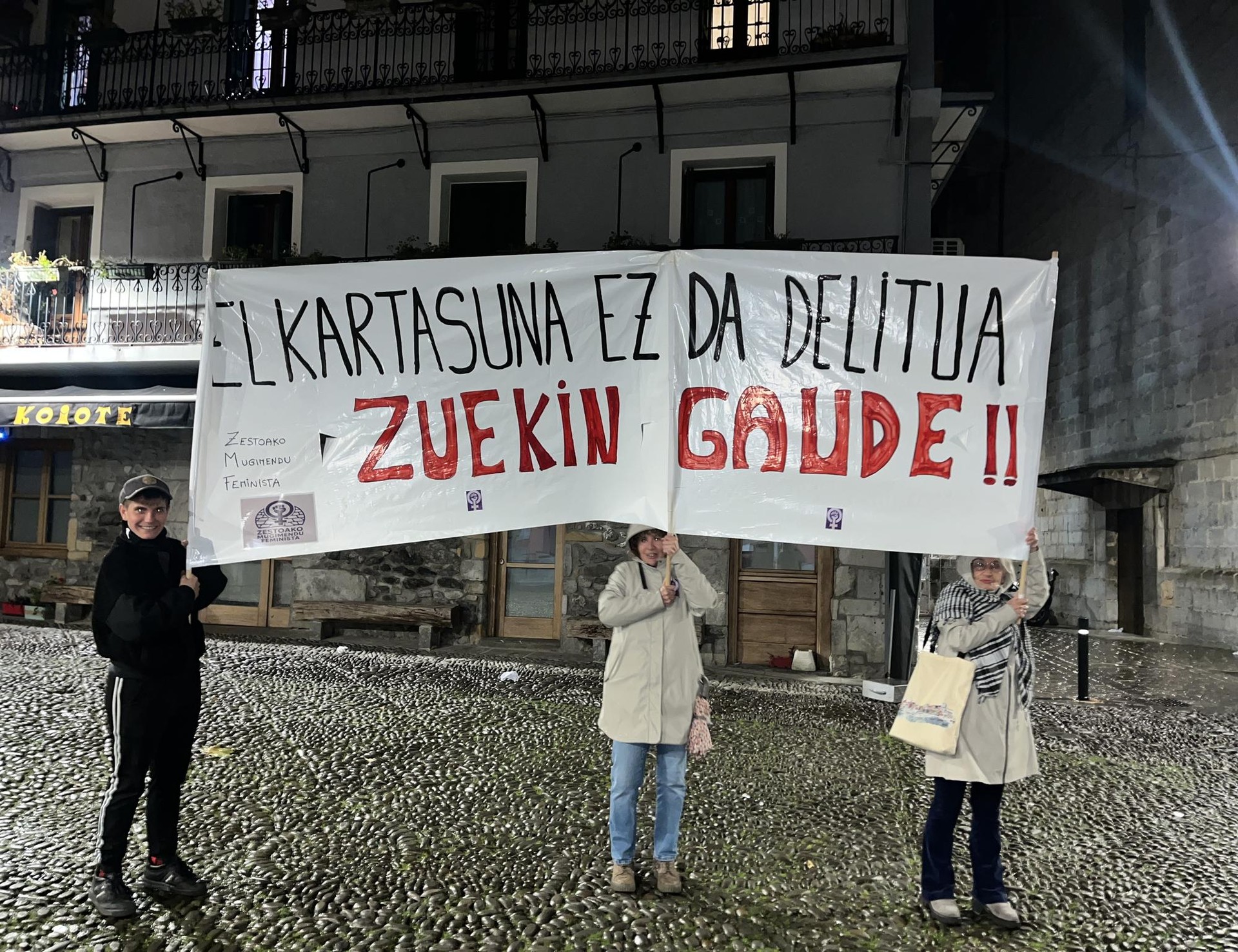 Zestoako 27 eragilek babesa adierazi diete akusatuei eta bat egin dute igandeko mobilizazioarekin