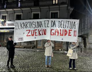 Zestoako 27 eragilek babesa adierazi diete akusatuei eta bat egin dute igandeko mobilizazioarekin