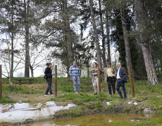 Degradatuta zegoen naturagunea inauguratu dute erakundeek Floreaga auzoan