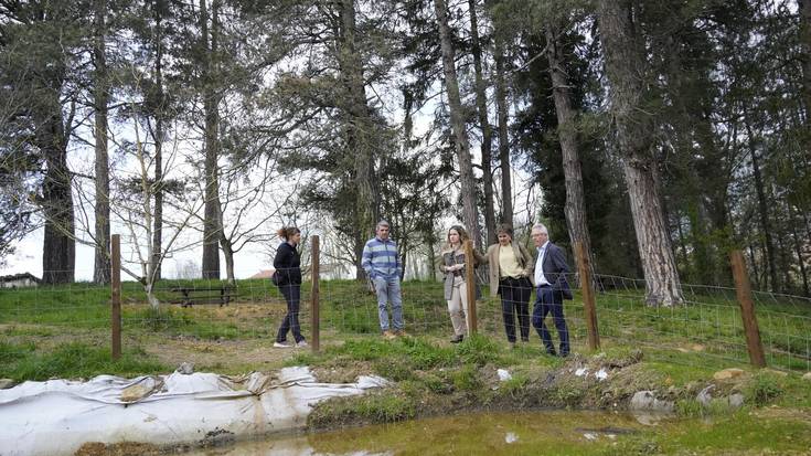 Degradatuta zegoen naturagunea inauguratu dute erakundeek Floreaga auzoan