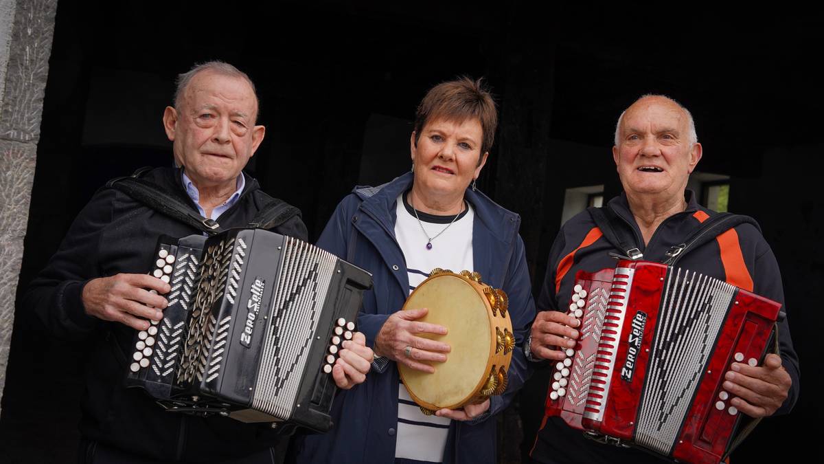 Omenaldia, trikitiaren ondarea etxetik jaso zuten martirietarrei