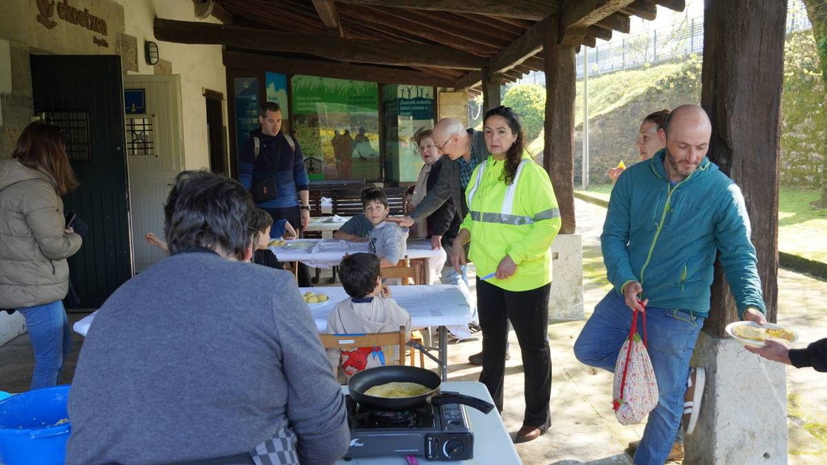 Igarako errota ezagutzeaz gainera, taloa egiten ikasi dute