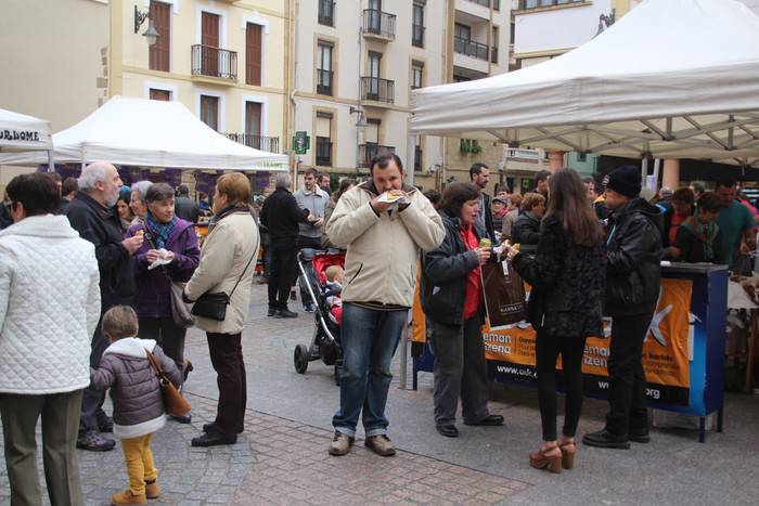 Giro aparta izan da Zarauzko San Tomas azokan