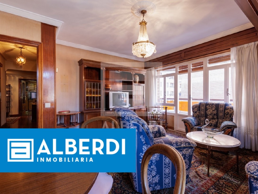 Alberdi Inmobiliaria: solairu altuan kokatzen den etxebizitza handia Julio Urkixo etorbidean