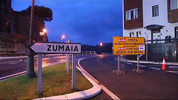 Bi lagun arin zauritu dira, olatu batek autobus bat jo ondoren