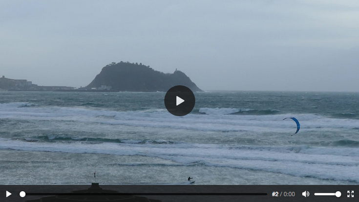 Bideoa: Kitesurf saioa hondartzan haizeari esker
