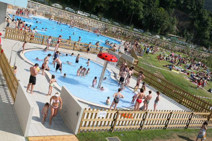 Aire zabaleko Aiako, Azkoitiko eta Azpeitiko igerilekuak ekainaren 14an zabalduko dituzte