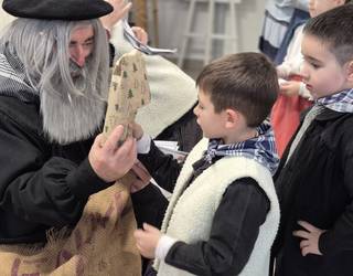 Olentzerok eta Mari Domingik egin dute herrira lehen bisita