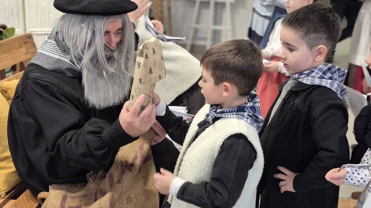 Olentzerok eta Mari Domingik egin dute herrira lehen bisita