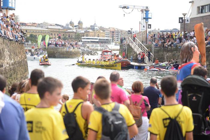 Donostiako Estropadari buelta ematen saiatuko dira oriotarrak