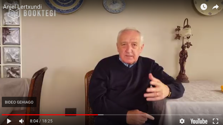 Anjel Lertxundi: "Irakurtzea da bizitzeko eta munduari begiratzeko tresnarik onena"