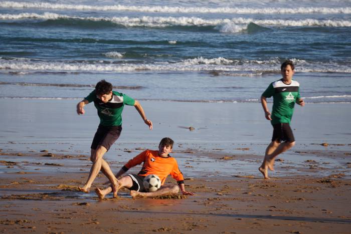 Zarauzko hondartzako futbol txapelketako 12. jardunaldia jokatu da gaur goizean