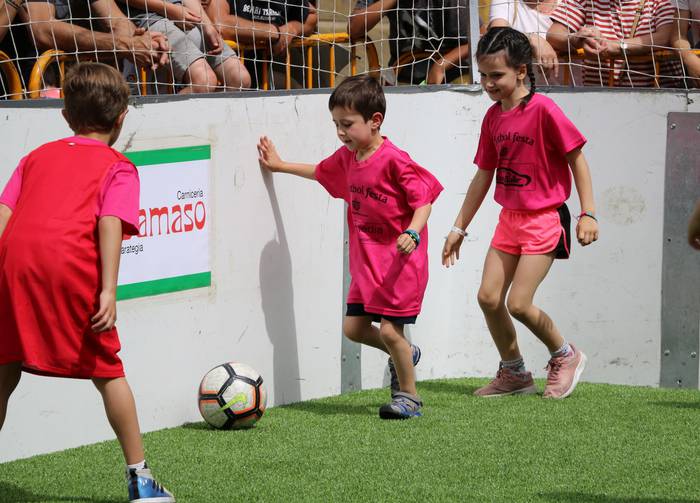 Azkoitiko 3x3 Futbol Festan parte hartuko duten Azpeitiko taldeek etzi jaso beharko dituzte kamisetak