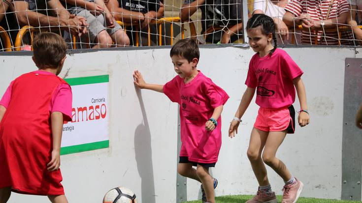 Azkoitiko 3x3 Futbol Festan parte hartuko duten Azpeitiko taldeek etzi jaso beharko dituzte kamisetak