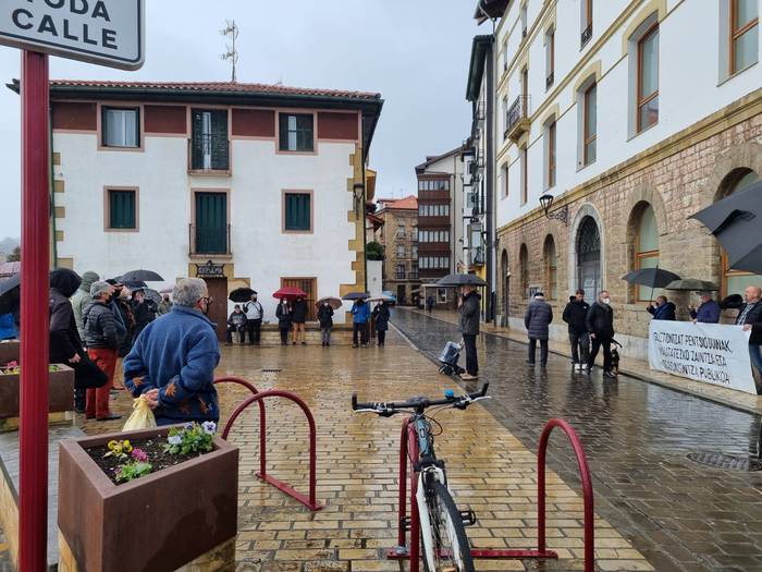 Pentsiodunek beren aldarrikapenak plazaratu dituzte beste astelehen batez