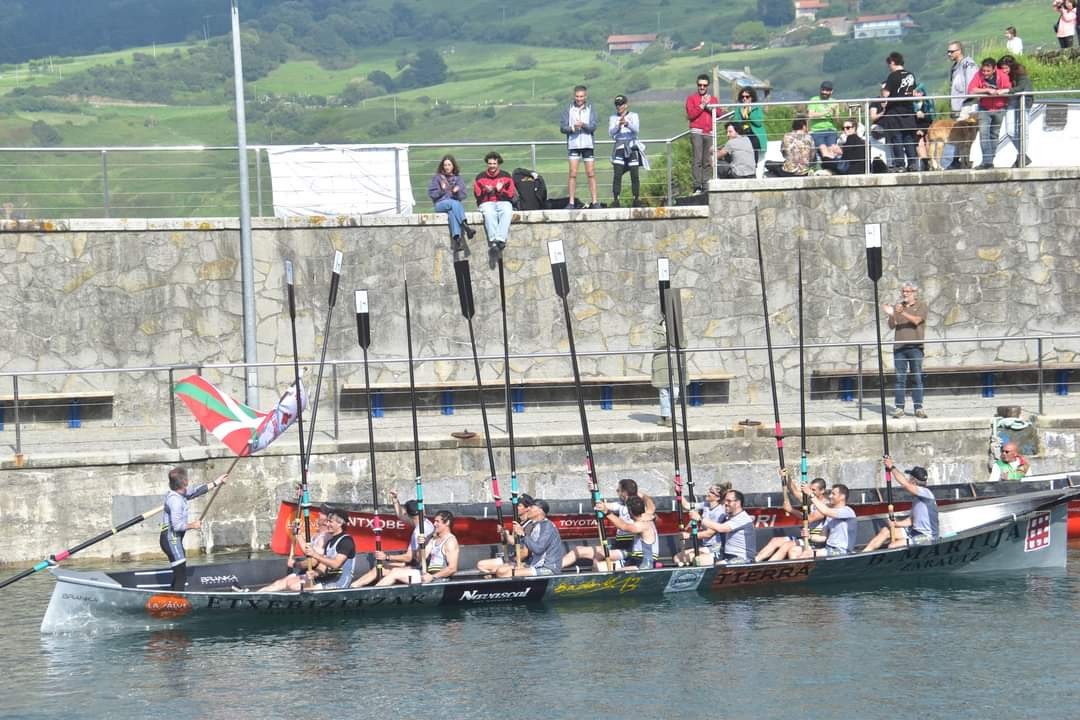 Mundakako beteranoen estropadako garaile izan da Badok13
