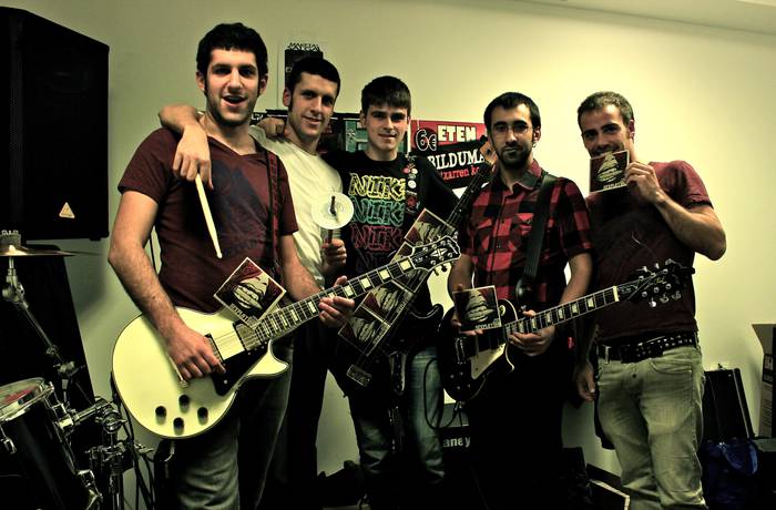 Asteburuan kaleratuko da Sexplotion taldearen 'Azkenbalada' diskoa