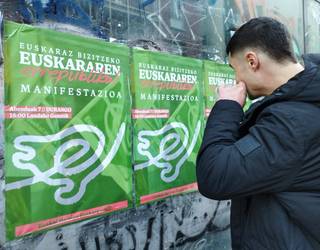 Autobusa jarri dute Durangon euskararen alde egingo den manifestaziora joateko