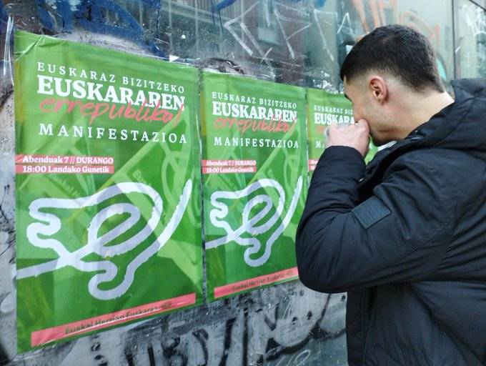 Autobusa jarri dute Durangon euskararen alde egingo den manifestaziora joateko