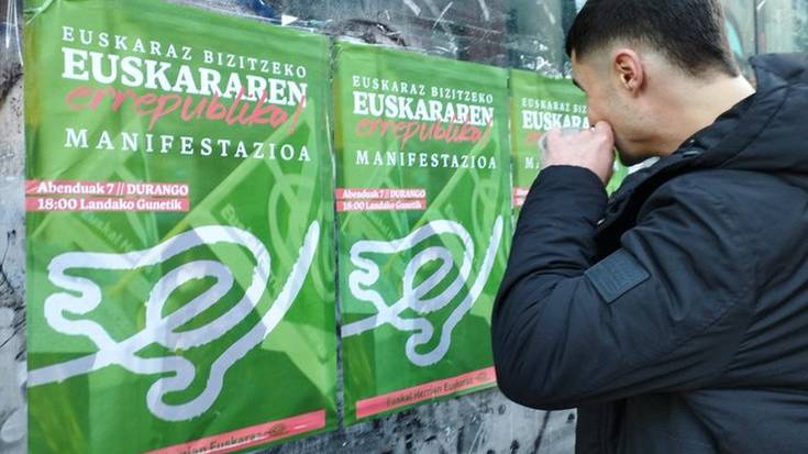 Autobusa jarri dute Durangon euskararen alde egingo den manifestaziora joateko