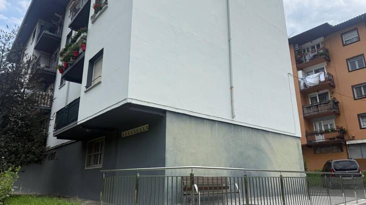 Bi espaloi zati eraiki ditu udalak Ipintza auzoan