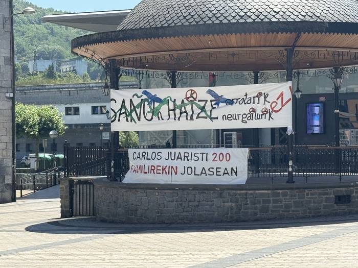 Norbanakoen ohore eskubidea aldarrikatu du EAJk, Juaristi enpresaren jabearen kontrako pankarten harira