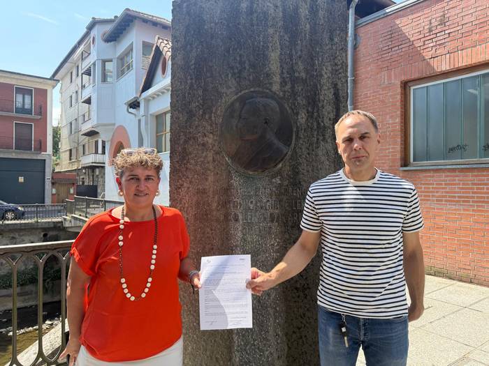 EAJk eta EH Bilduk bat egin dute foruen abolizioaren eta Alkateen Mugimenduaren urteurrenen harira