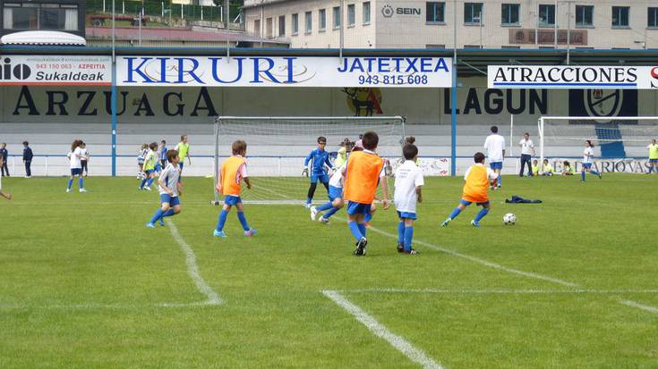 Lagun Onak Eguna argazkitan