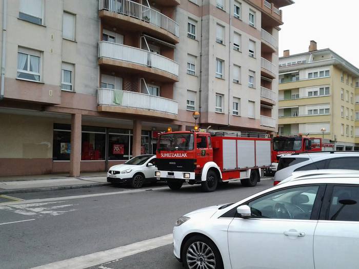 Usteldutako haragi pusketa batek eragin du larrialdia Alaiko Eroskin