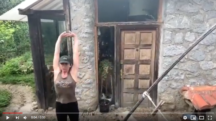 Toldotxow taldearen bosgarren esketxa: 'Lasterketak faltan botatzen dituzunian'