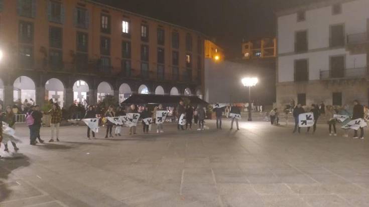 Presoen etxeratze prozesuan datozen hilabeteak "erabakigarriak" izan daitezkeela uste du Sare Herritarrak