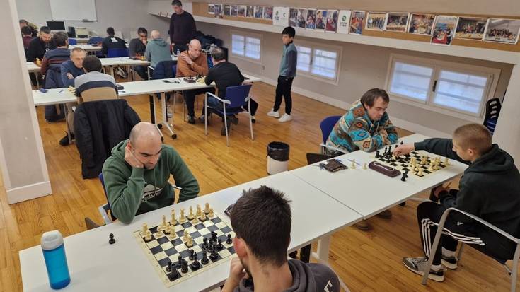 Xakelariak, berriro lehian