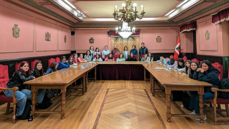 Udalak harrera egin die Erasmus+ programako ikasleei
