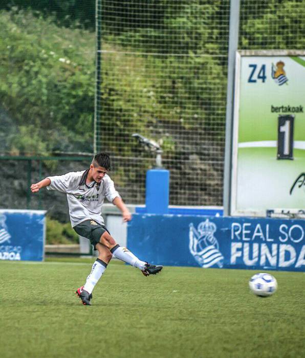 Manex Landa futbolari zarauztarra fitxatu du Realak
