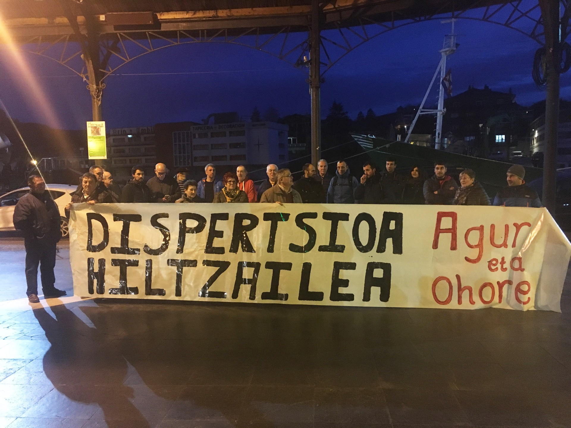 Euskal presoen aldeko elkarretaratzea egingo da gaur iluntzean