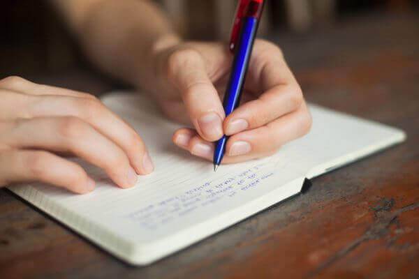 Gazteentzako idazle tailerraren inguruko bilera egingo dute gaur Alondegian