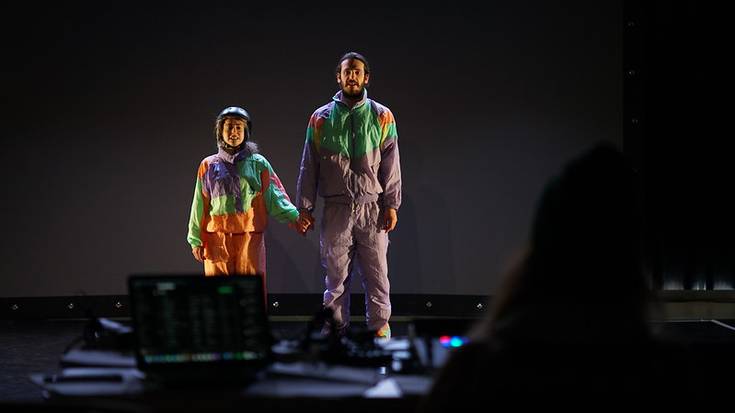 Salgai daude 'Album' antzezlanerako sarrerak