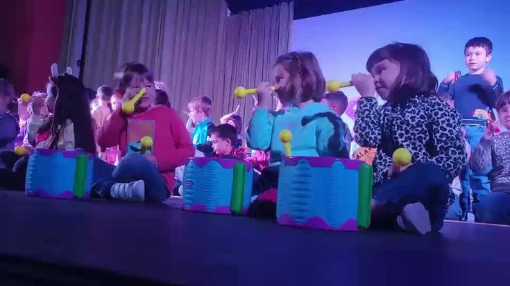 Bezperan ospatu dute Santa Zezilia eguna Musika eta Dantza Eskolako haurrek