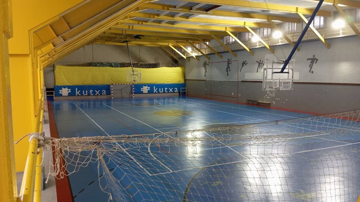 Datorren astean irekiko dute Zestoako kiroldegiko beheko kantxa