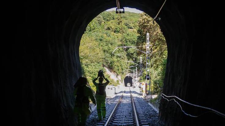 Hilaren 14an berrezarriko dute Deba eta Zumaia arteko tren zerbitzua