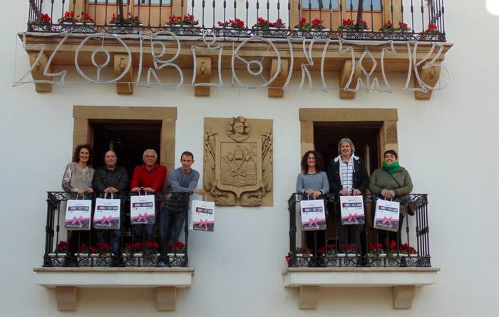 Ostegunean piztuko dira Gabonetako argiak