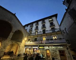 Urola Kosta, txuri-urdinez zipriztinduta