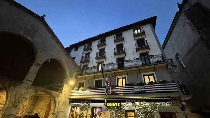 Urola Kosta, txuri-urdinez zipriztinduta